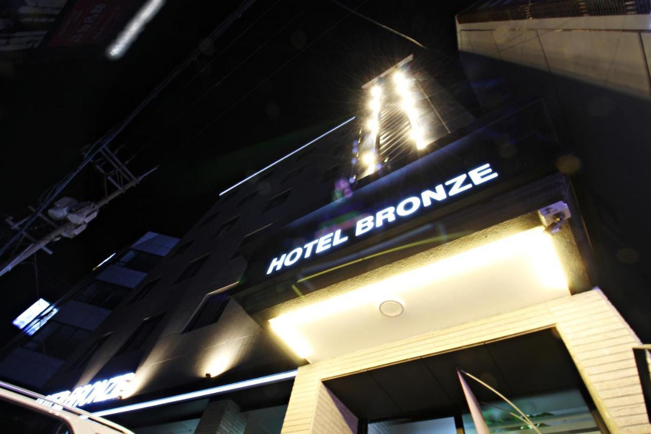 Bronze Hotel Changwon Buitenkant foto